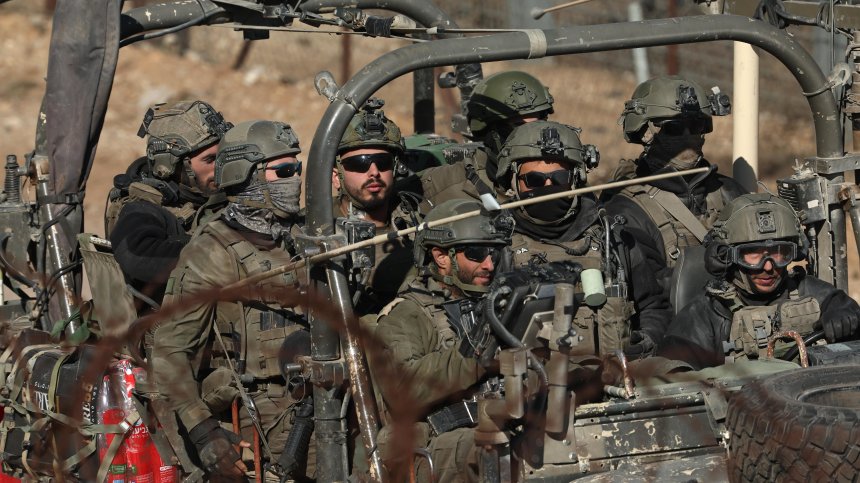 Израел удари военни обекти в Сирия