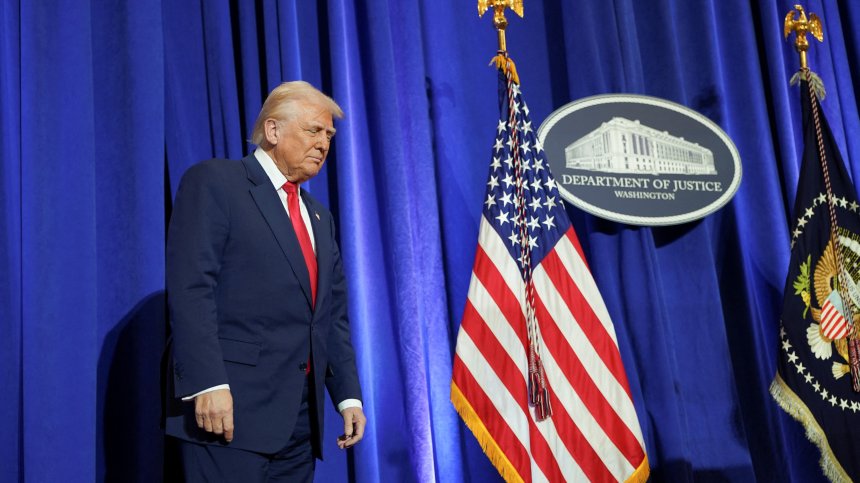 Доналд Тръмп подготвя визови ограничения за десетки държави