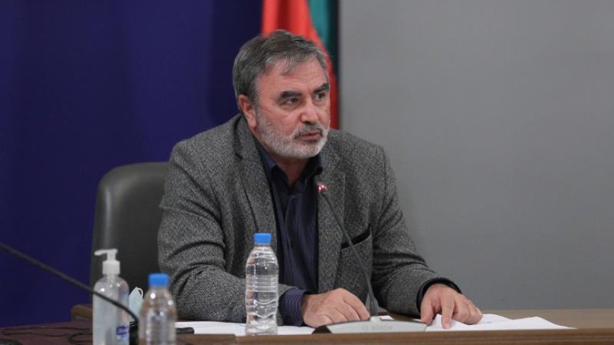 Здравните власти и МВР ще проверяват курорти и гранични пунктове за Ковид мерки