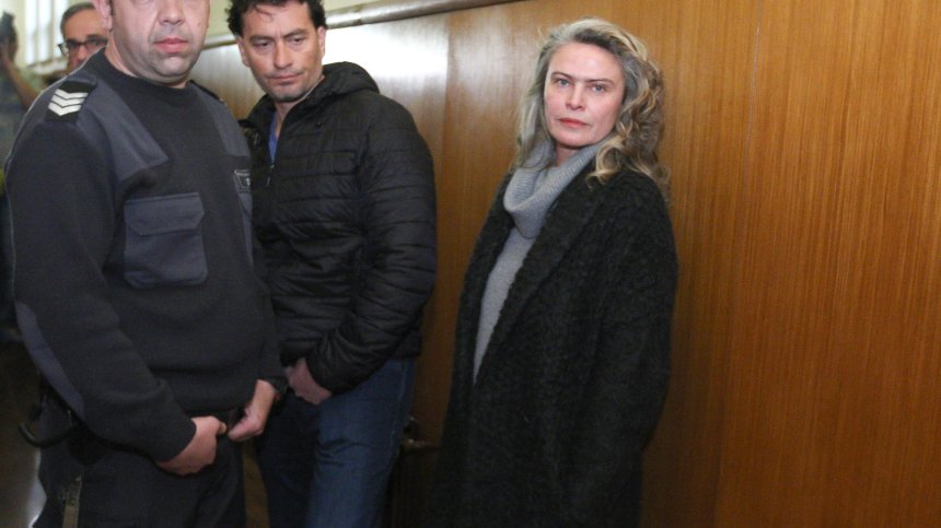 Съдът решава дали да пусне на свобода жената до Божков
