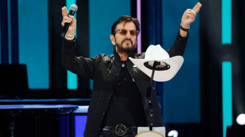 Ринго Стар навърши 85 години - една от емблемите на "Бийтълс"