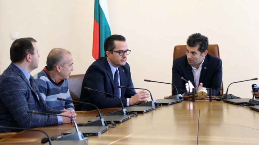 След среща при премиера: "Зеленият сертификат" остава, Мангъров влиза в работа група за Ковид мерките