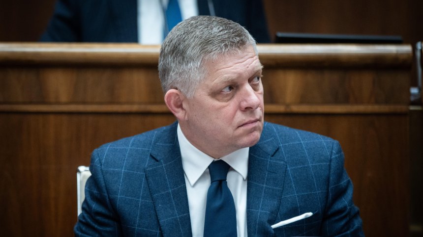 Роберт Фицо не планира оставка, въпреки неспирните протести в Словакия