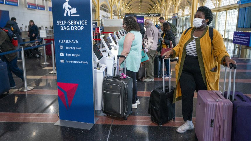 По-високи цени на билетите: Авиокомпаниите гонят нетна печалба от $30 млрд.