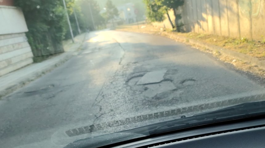 От Helpbook: Пътищата в Провадия са в окаяно състояние, градчето е в упадък