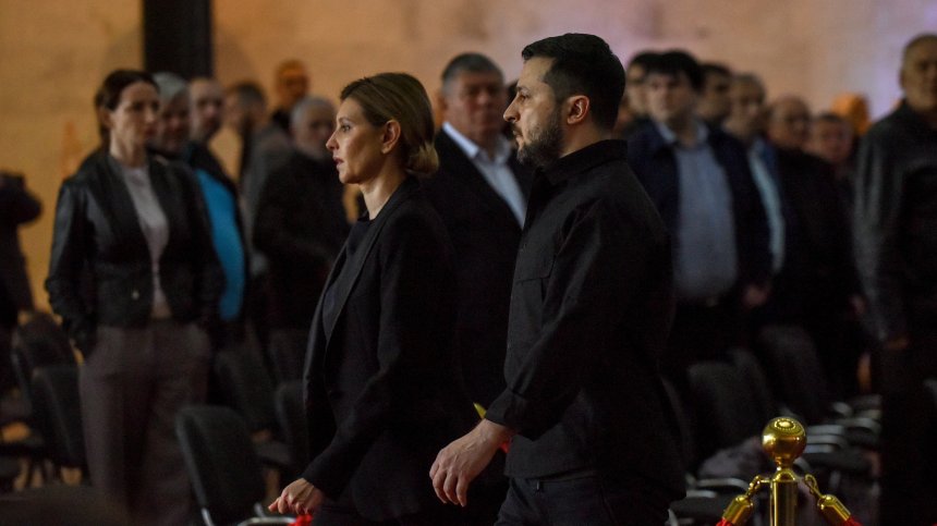 Зеленски и съпругата му - заедно за първи път от началото на войната (+ СНИМКИ)