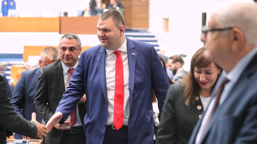 Делян Пеевски: ПП-ДБ пазят Борислав Сарафов, за да потулва скандалите и гейтовете им