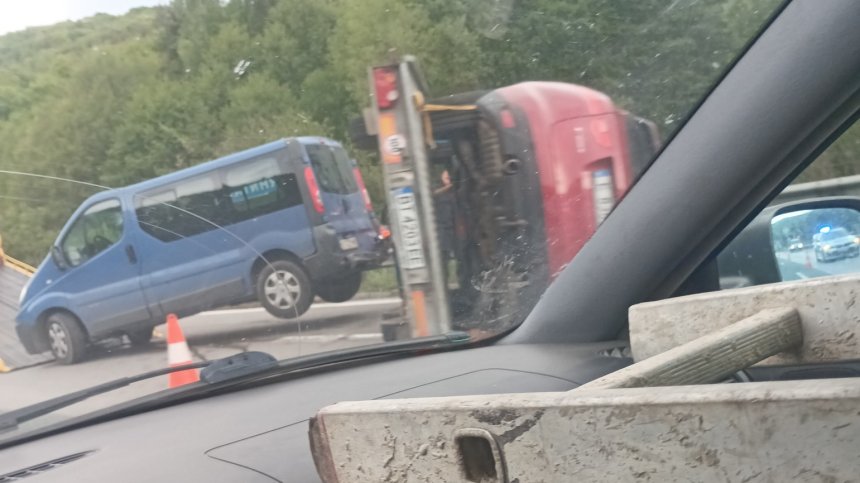 Катастрофа на АМ "Хемус" затруднява трафика