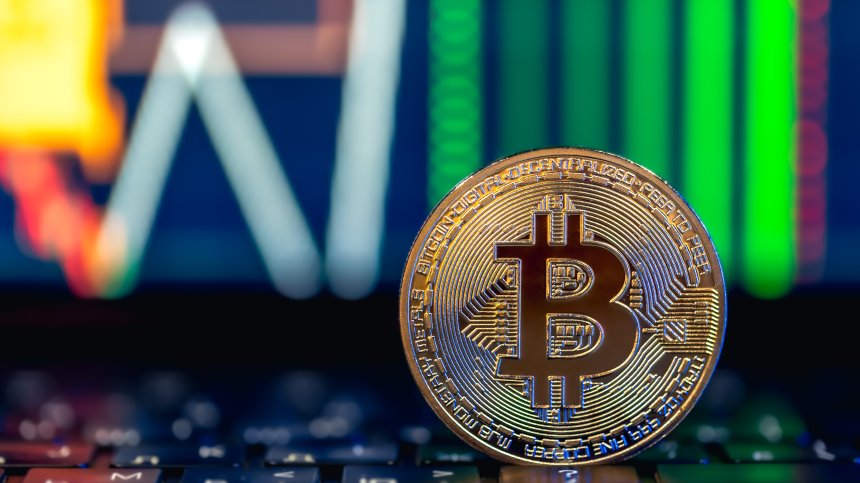 Биткойнът може да достигне $1 млн. до 2028 г.