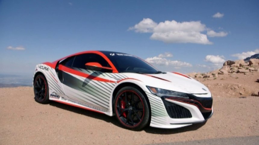 Новата Acura NSX в планинско състезание