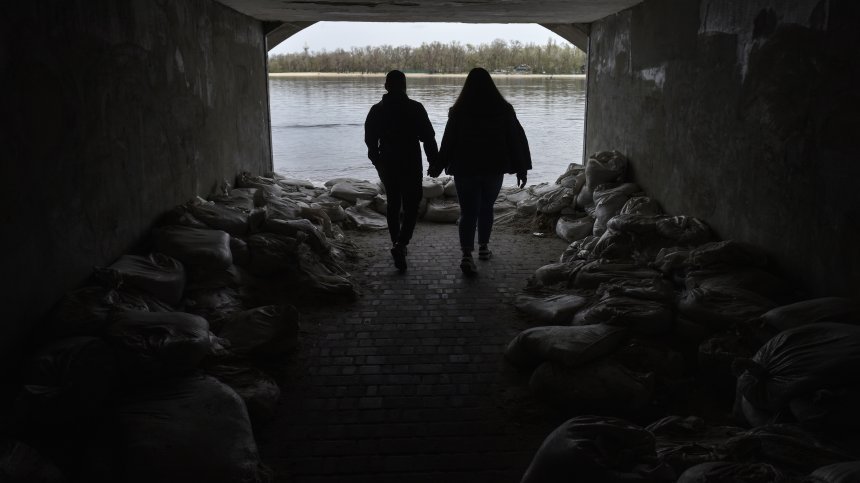 Въздушна тревога в цяла Украйна: Експлозии разтърсиха Киев рано сутринта