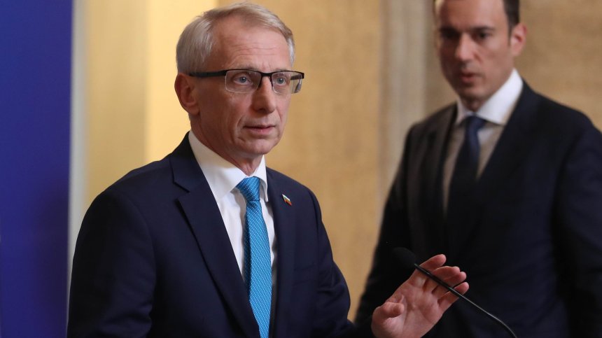 Денков пред ЕП: Тайните служби на Путин се възползват от обвързаността ни с Русия