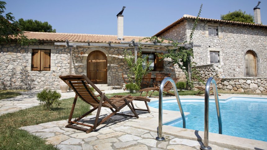 Airbnb в Гърция: Истински фурор и над 1 млн. места за настаняване