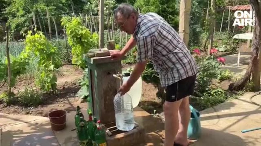 От 2 г. село Лесичери е на режим: Искаме от крана да тече вода, а не да фучи въздух!