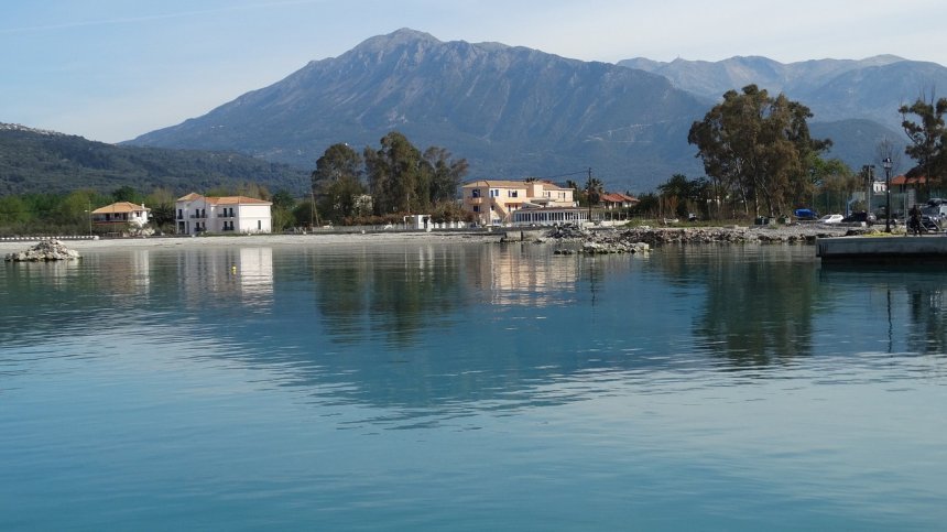 Лодка с шестима български туристи потъна край Лефкада