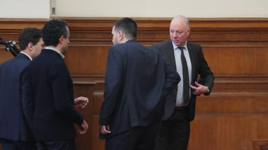 Без ръководствата им - парламентът сформира постоянните парламентарни комисии