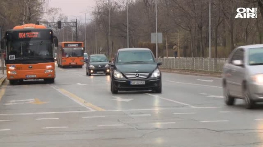Автобус блъсна велосипедист: Инцидент или умишлена катастрофа?