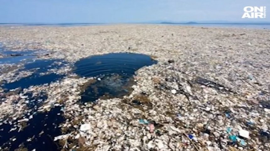 Първи острови от пластмасови боклуци в Черно море