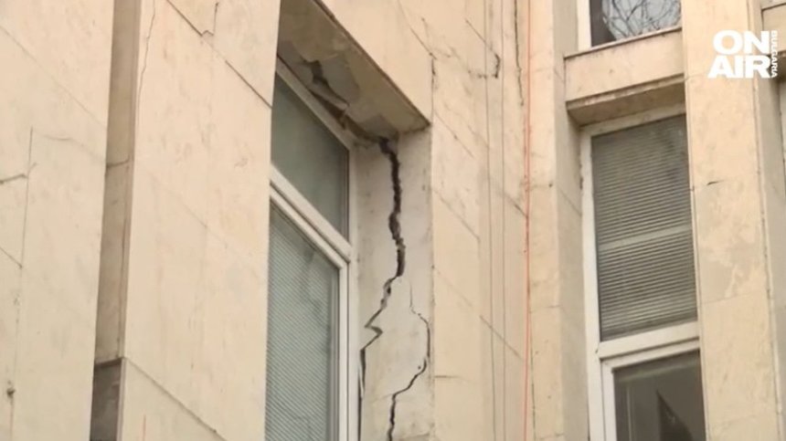 Стопанската академия в Свищов се разпада, спешно са необходими 2 млн. лв.