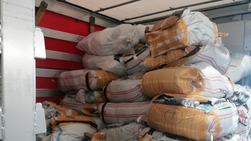 Митничари хванаха огромно количество "маркови" стоки и фалшив прах за пране