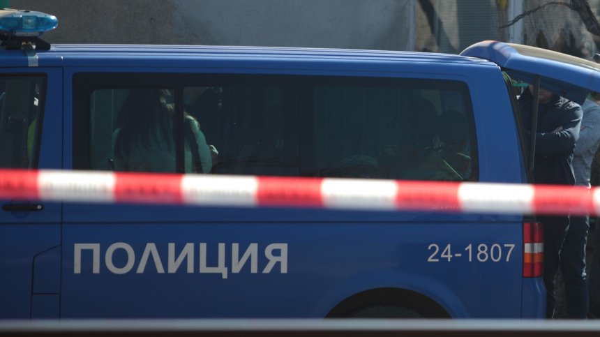 Пребит с пръчка, ритници и влачен: Арестуваха мъж за убийство в село Прелез