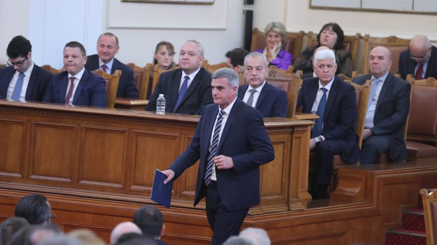 "Продължаваме промяната": Зад кабинета "Габровски" се крият коалиции по интереси