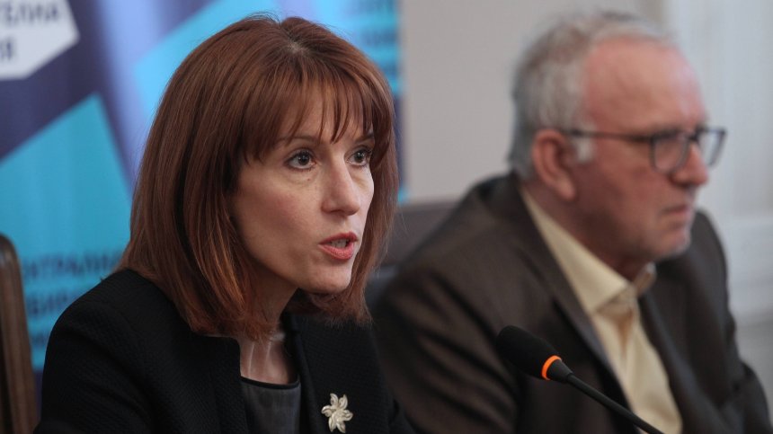 Нейкова, ЦИК: Готови сме за избори, за 26 март не може да се достави хартия за бюлетини