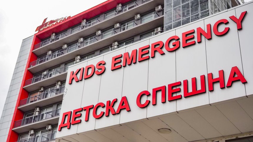 Пребитото от пастрока си 5-годишно дете е контактно и адекватно