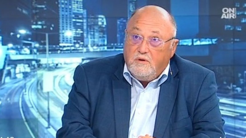 Евродепутат: Някой пие бира на Орлов мост, защо Борисов да подава оставка