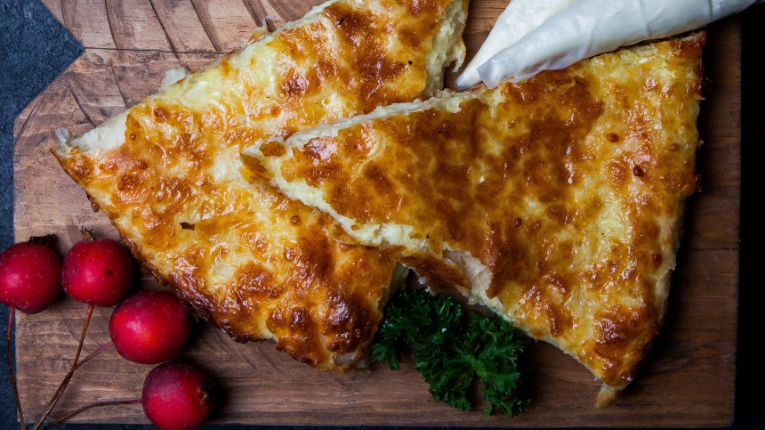 Баница с пилешко месо и мас за Месни Заговезни (РЕЦЕПТА)