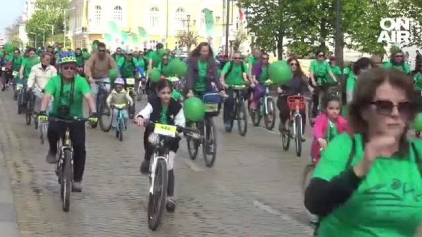 Куп спортни звезди се включиха във велошествието ''София кара колело''