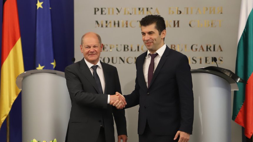Петков на срещата с Шолц: Трябва гаранция за включването на българите в Конституцията на РСМ