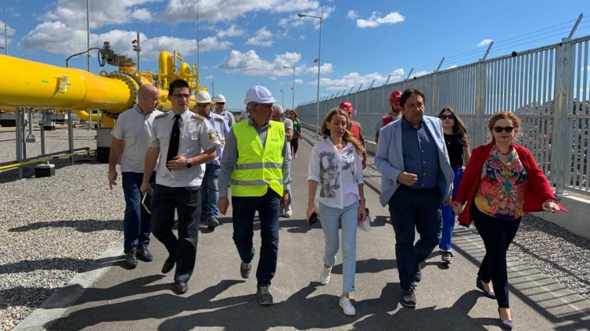 Азерският газ потича: Интерконекторът с Гърция взима Акт 15 и Акт 16 до дни