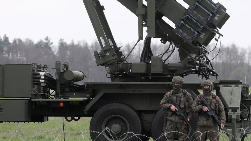 Румъния изпраща система за противовъздушна отбрана Patriot на Украйна