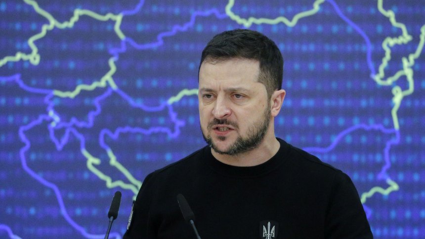 Зеленски: Набираме лидери с военен опит, противопоставяме се на постоянните атаки