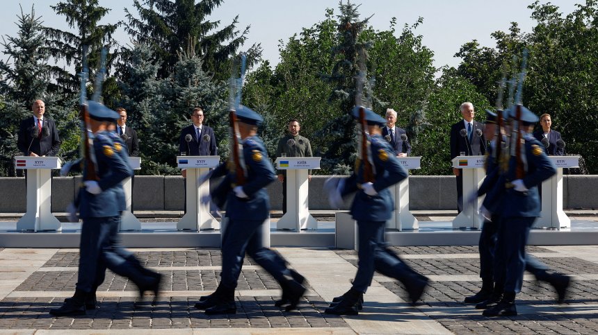 Изтребители на НАТО свалиха дрон над Литва