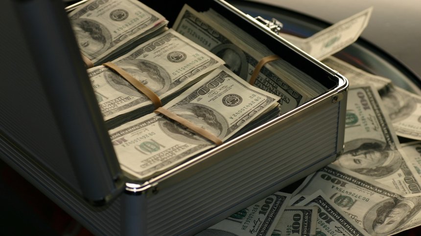 ЕС обмисля нов данък за милиардери, целта е да събере $250 млрд. за година