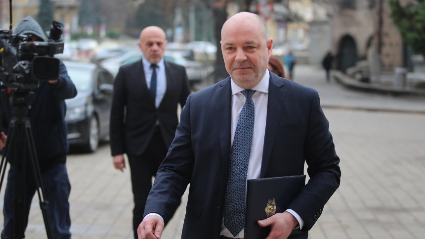  Габровски представи проектокабинета си пред Радев