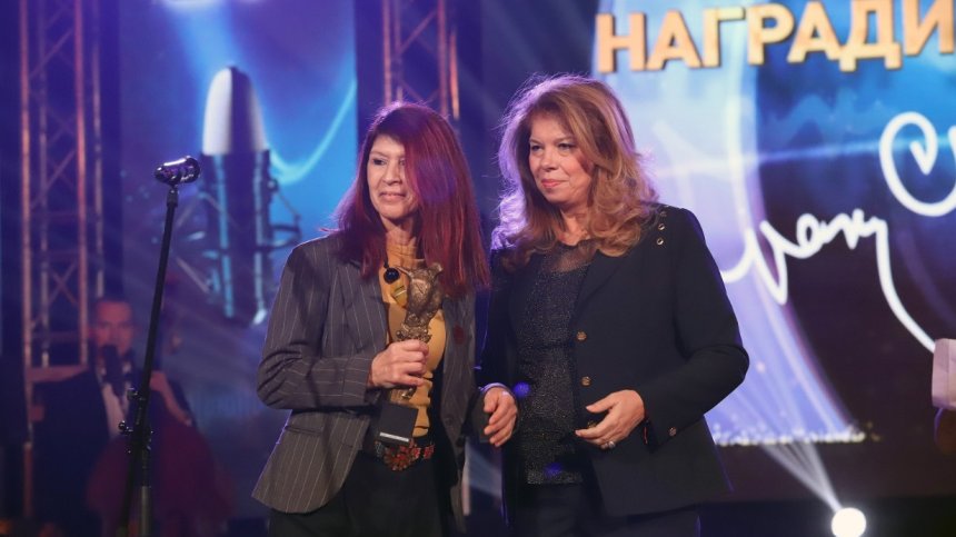 Силвия Великова получи голямата награда "Сирак Скитник"