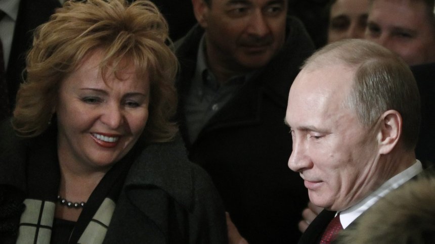Страх от санкции на ЕС обзе бившата съпруга на Путин, продава имотите си в Испания
