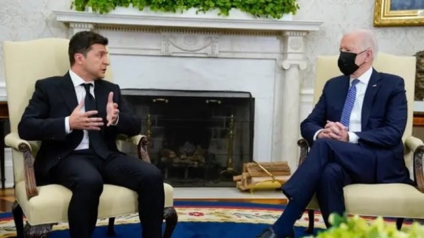 Байдън към Зеленски: Русия може да нападне Украйна през февруари