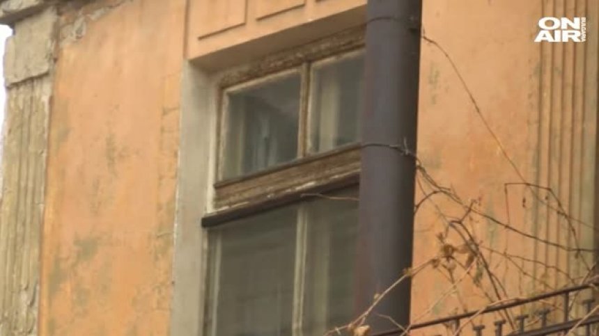 Пенсионер удуши 40-годишна жена със сезал