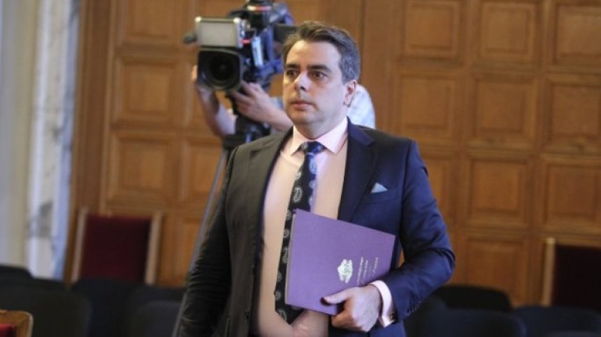 Василев: Приходите в хазната са повече от разходите с 500 млн. лв.