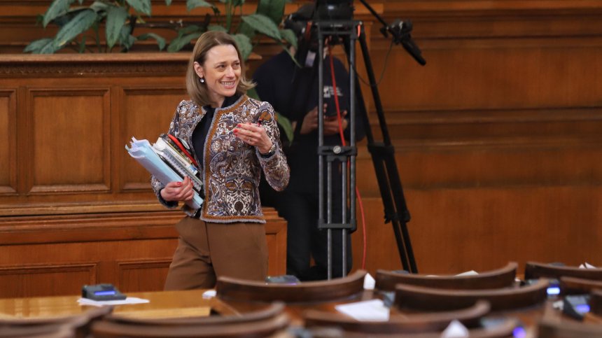 Ива Митева: Няма да се поддаваме на популизъм