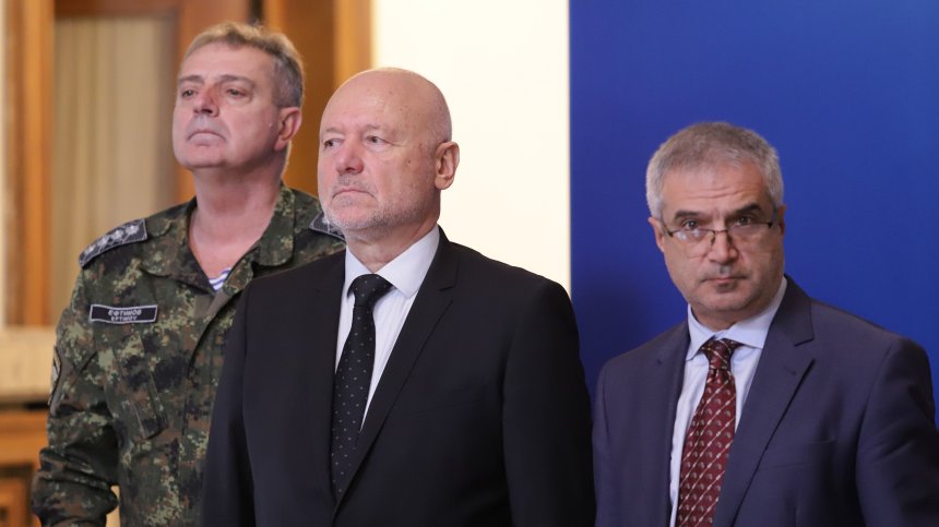 НС одобри ратификацията за "Страйкър"-ите, "Възраждане" поиска смъртно наказание на Тагарев