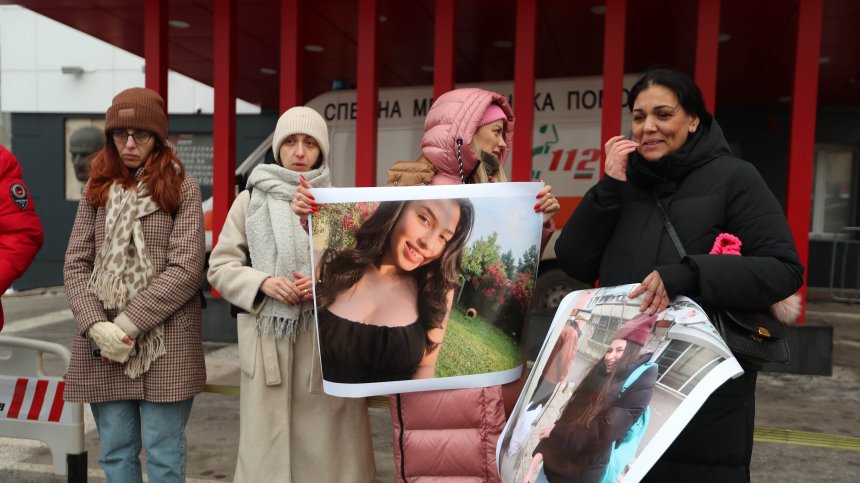 Шефове на клиники и отделения в "Пирогов" решават дали да подадат оставки
