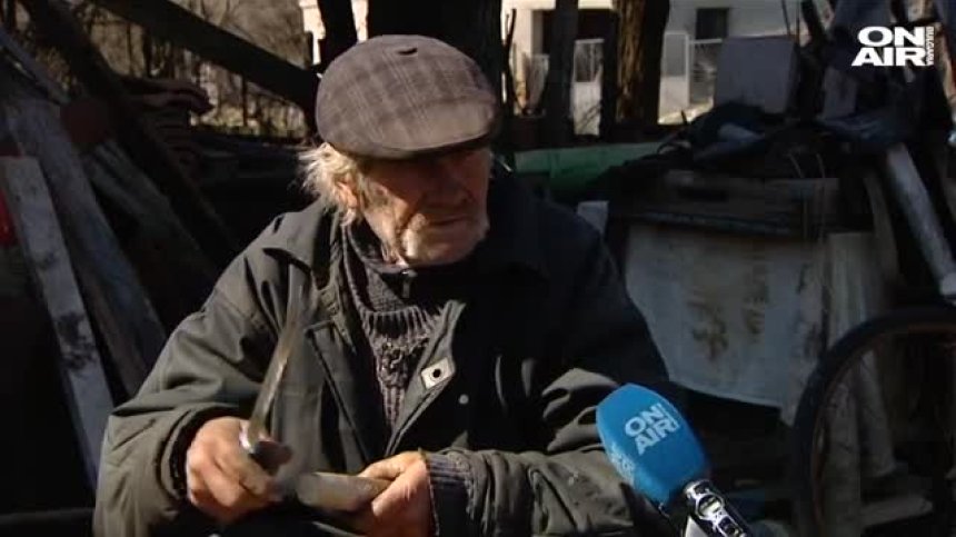 Живот без течаща вода, магазин и превоз: Как оцеляват в призрачното с. Извор махала
