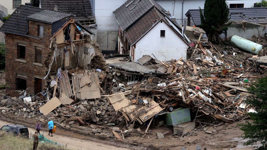 Суша, бури, наводнения: Природните стихии са взели над милион жертви