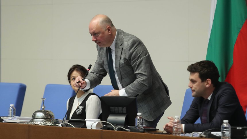 Депутатите няма да имат право да провеждат предизборни срещи в НС