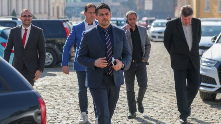 Радостин Василев вади запис с Наталия Киселова за изнудване да заличи ПГ на МЕЧ
